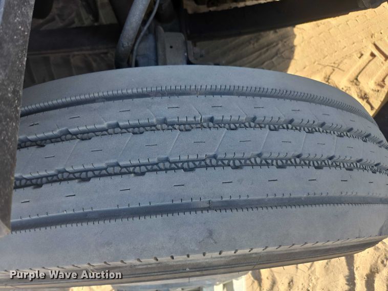 image for item DU2579 2014 Freightliner Cascadia semi truck