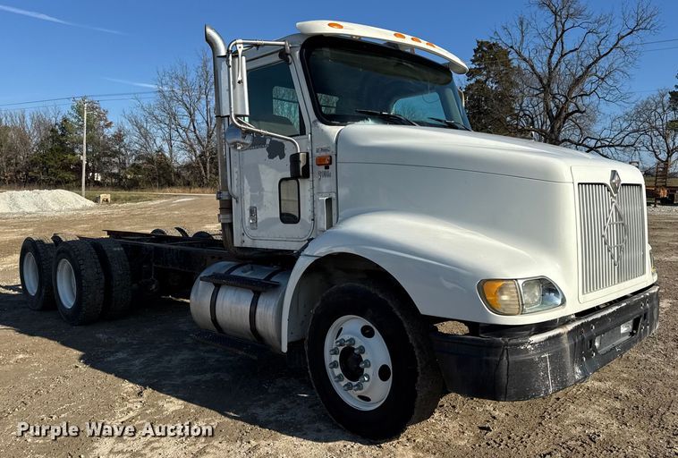 image for item DW6699 2002 International 9100i truck cab and chassis