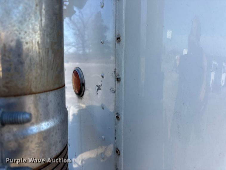 image for item DW6699 2002 International 9100i truck cab and chassis