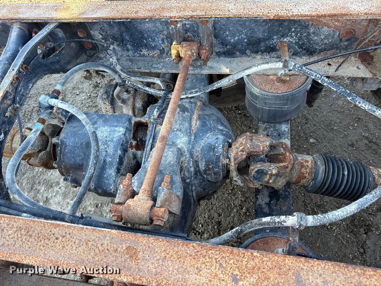 image for item DW6699 2002 International 9100i truck cab and chassis