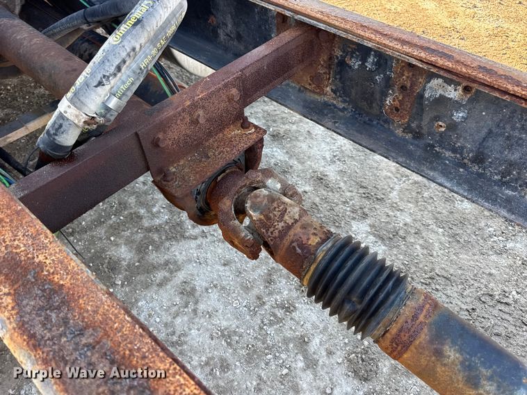 image for item DW6699 2002 International 9100i truck cab and chassis