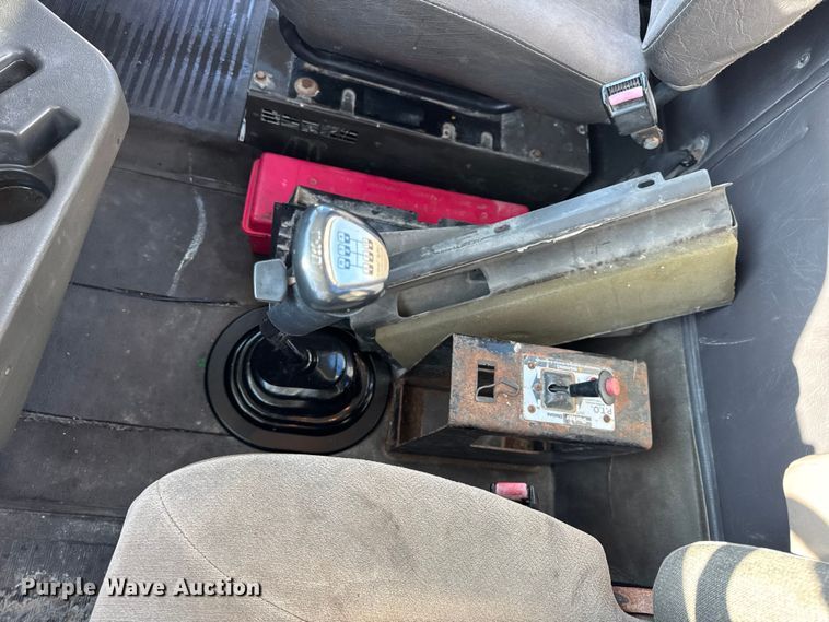 image for item DW6699 2002 International 9100i truck cab and chassis