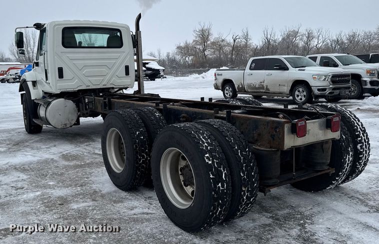 image for item EA2129 2016 International SF637 truck cab and chassis