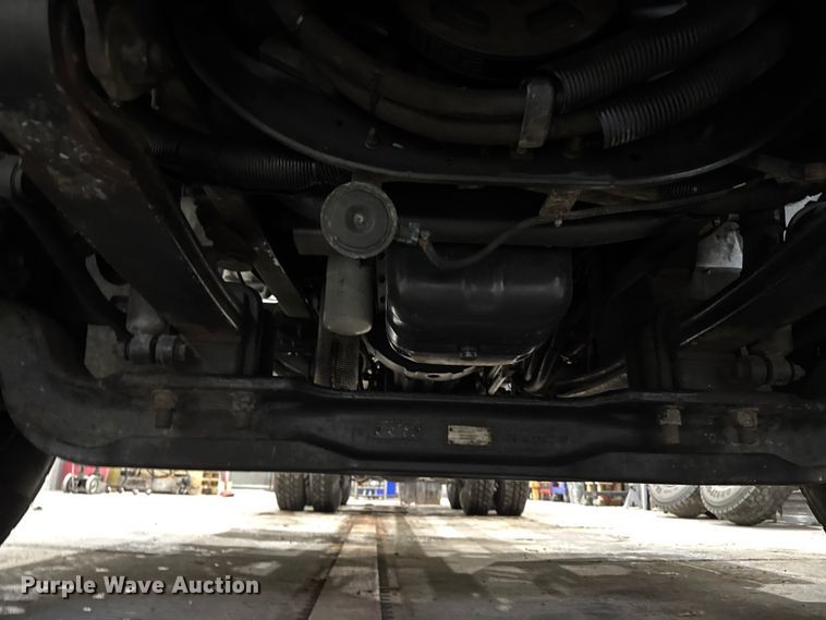 image for item EA2129 2016 International SF637 truck cab and chassis