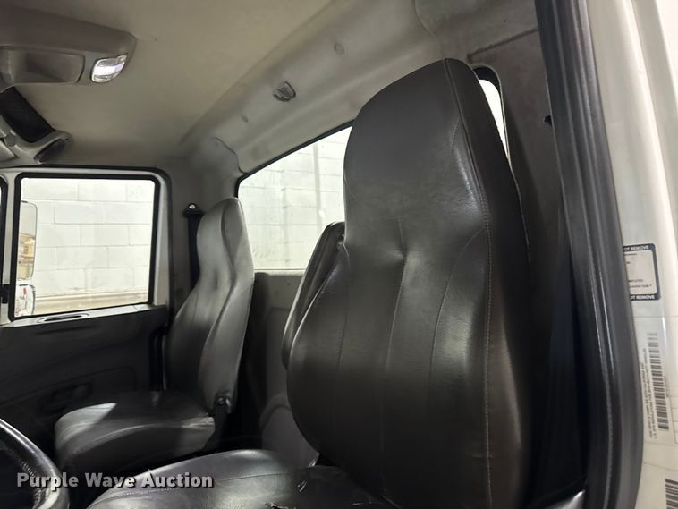 image for item EA2129 2016 International SF637 truck cab and chassis