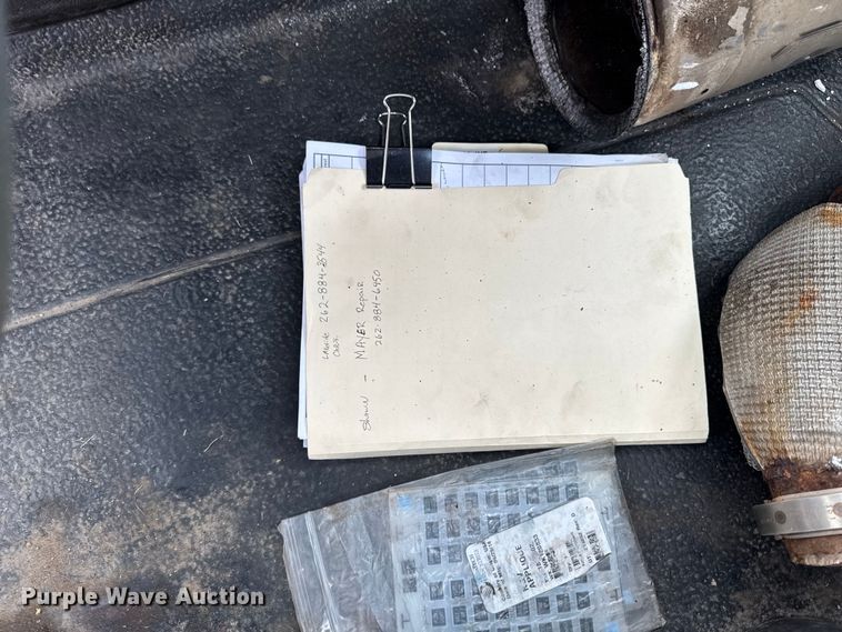 image for item EA2129 2016 International SF637 truck cab and chassis