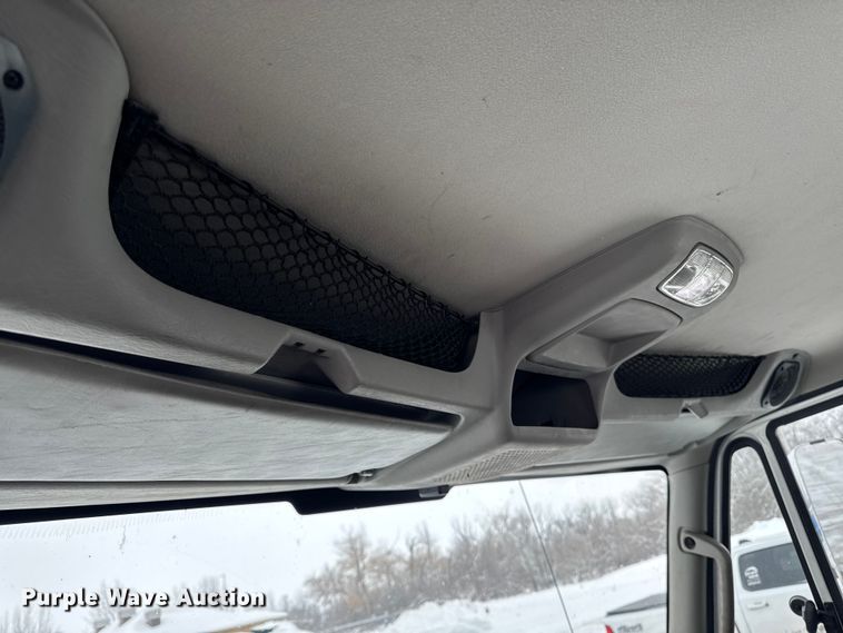 image for item EA2129 2016 International SF637 truck cab and chassis