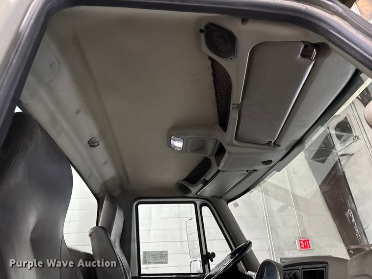 image for item EA2129 2016 International SF637 truck cab and chassis