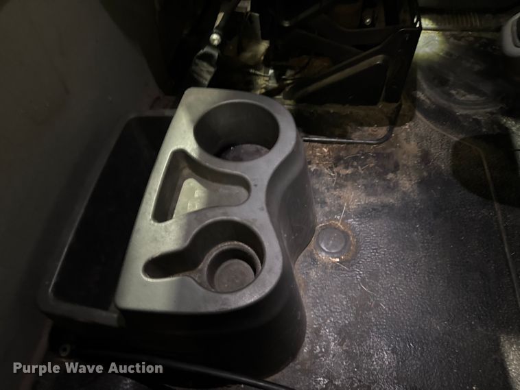 image for item EA2129 2016 International SF637 truck cab and chassis