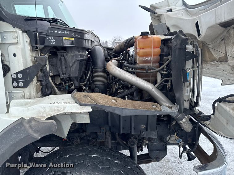 image for item EA2129 2016 International SF637 truck cab and chassis