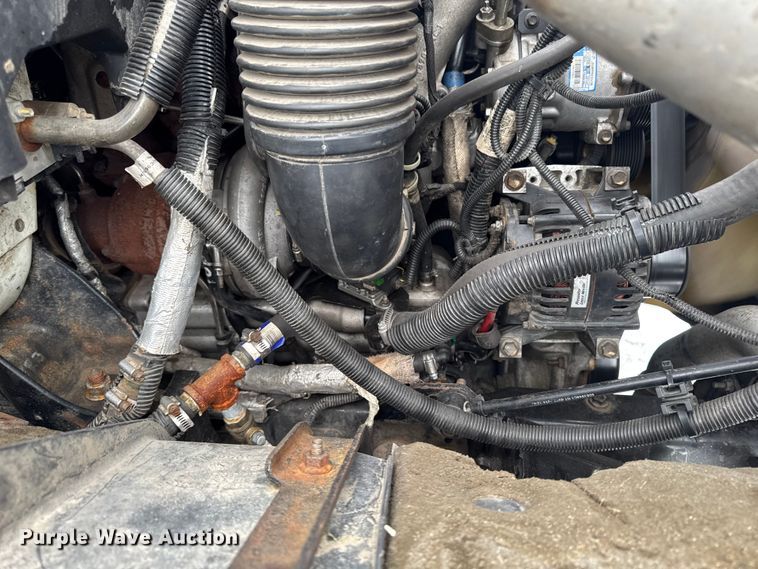 image for item EA2129 2016 International SF637 truck cab and chassis