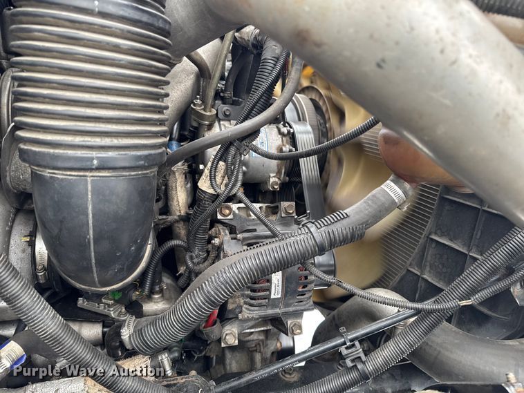 image for item EA2129 2016 International SF637 truck cab and chassis