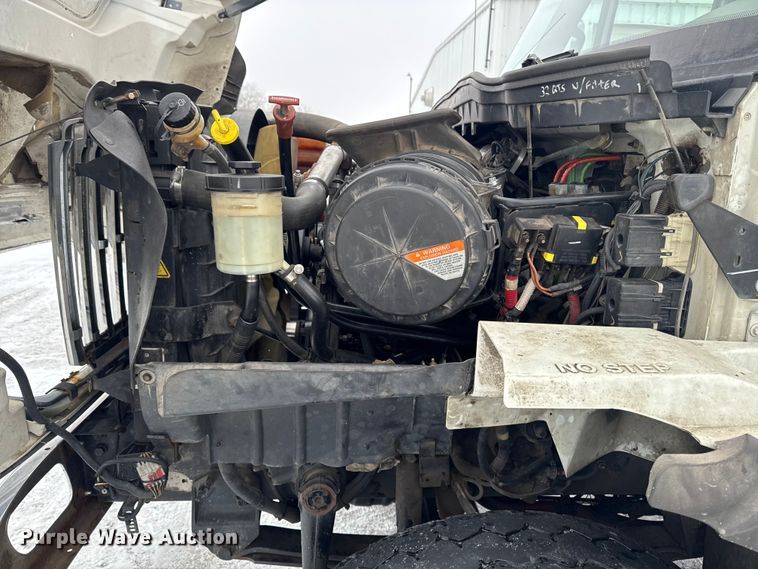 image for item EA2129 2016 International SF637 truck cab and chassis