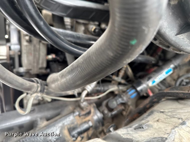 image for item EA2129 2016 International SF637 truck cab and chassis