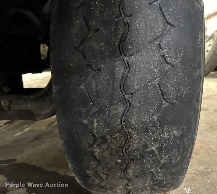 image for item EA2129 2016 International SF637 truck cab and chassis