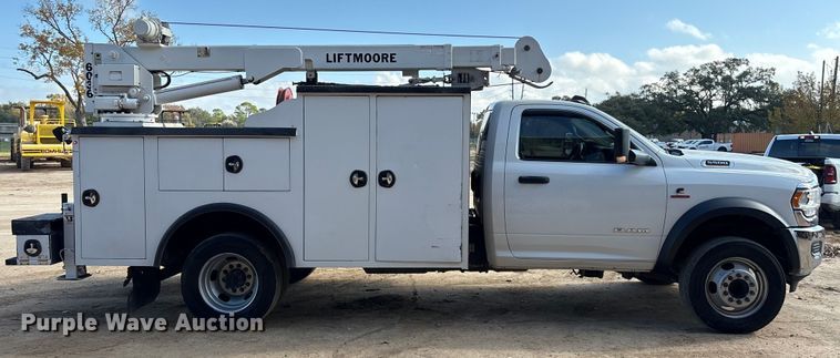 image for item EA7151 2019 RAM 5500 utility / service truck