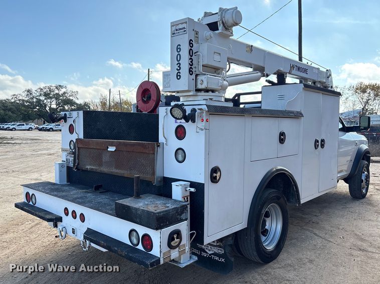 image for item EA7151 2019 RAM 5500 utility / service truck