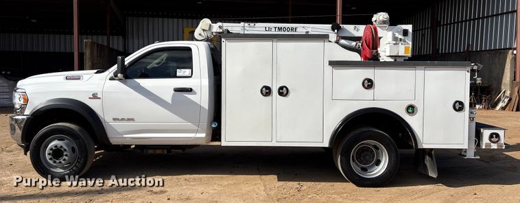 image for item EA7151 2019 RAM 5500 utility / service truck
