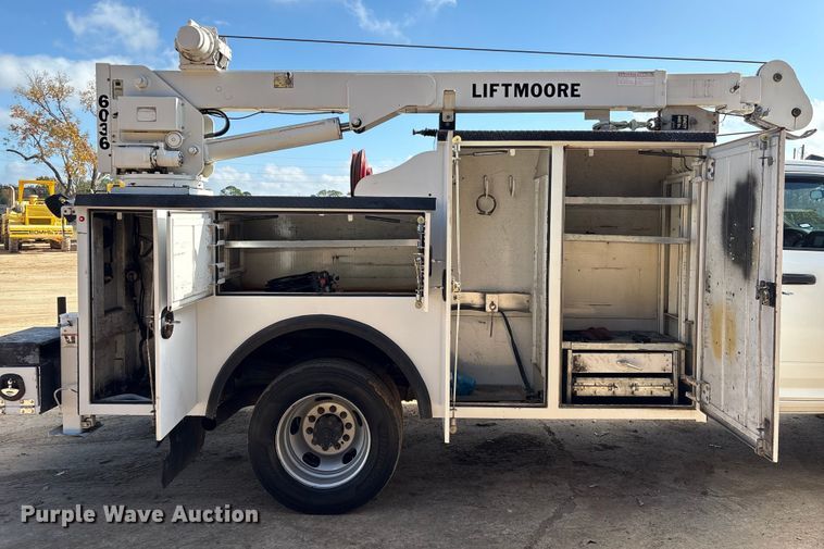 image for item EA7151 2019 RAM 5500 utility / service truck