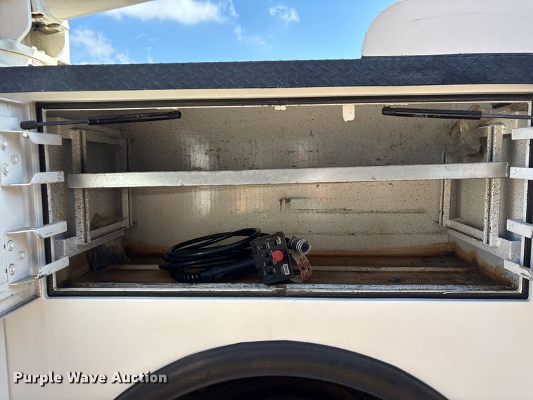 image for item EA7151 2019 RAM 5500 utility / service truck