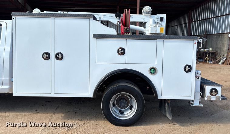 image for item EA7151 2019 RAM 5500 utility / service truck