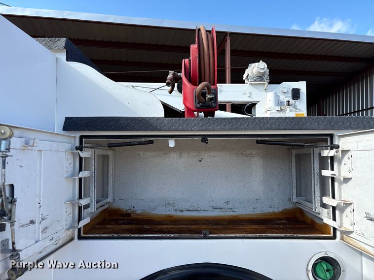 image for item EA7151 2019 RAM 5500 utility / service truck