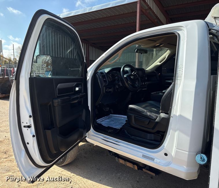 image for item EA7151 2019 RAM 5500 utility / service truck