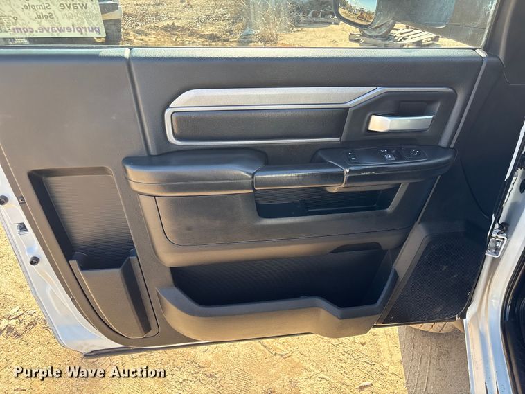 image for item EA7151 2019 RAM 5500 utility / service truck