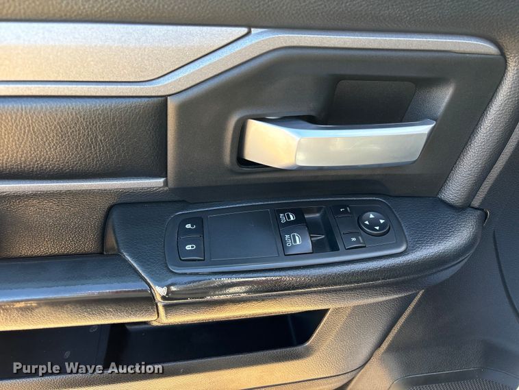 image for item EA7151 2019 RAM 5500 utility / service truck