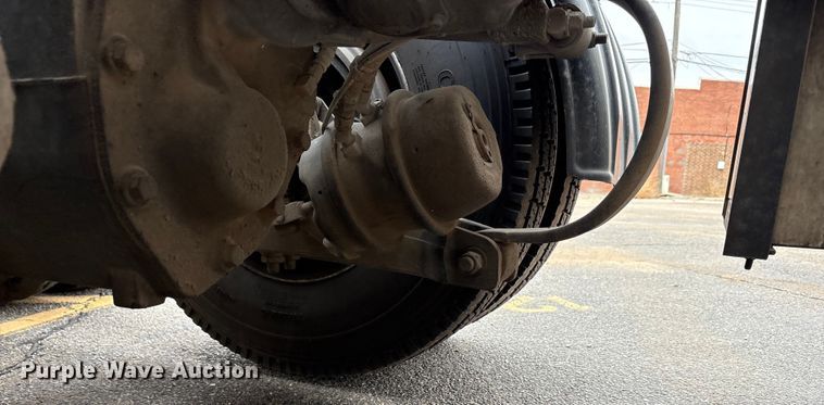 image for item EA7873 2016 Peterbilt 579 semi truck