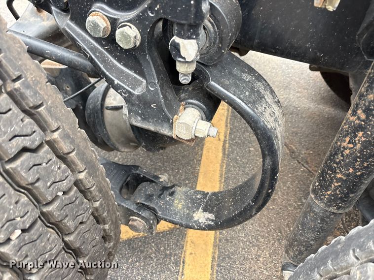 image for item EA7873 2016 Peterbilt 579 semi truck