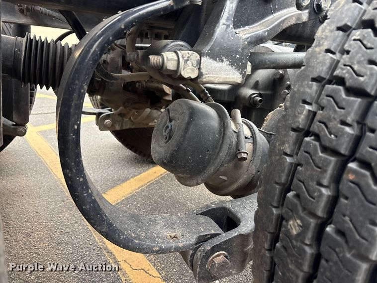 image for item EA7873 2016 Peterbilt 579 semi truck