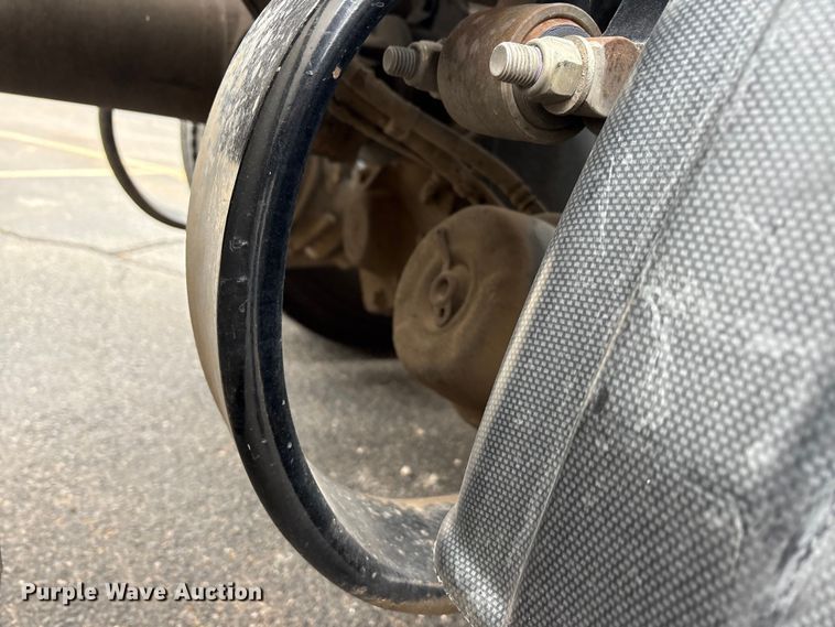 image for item EA7873 2016 Peterbilt 579 semi truck