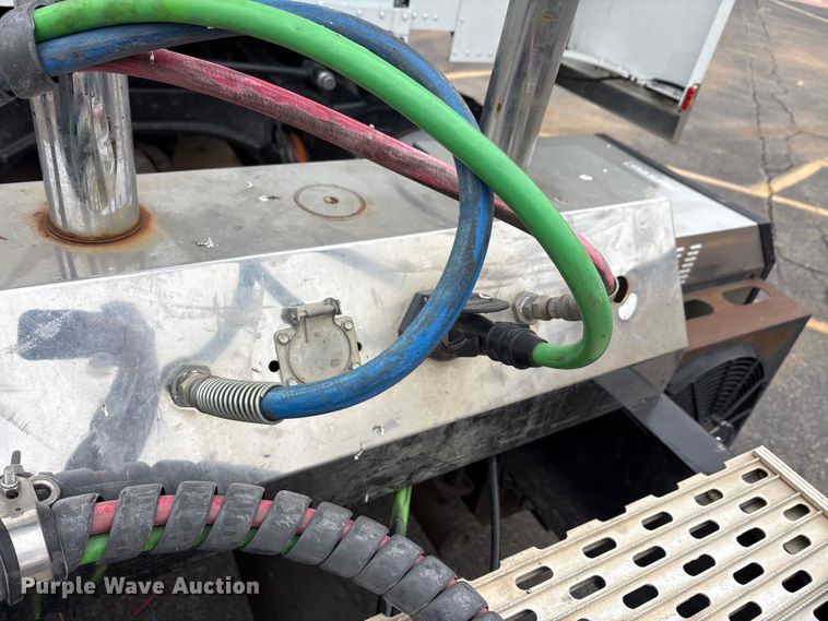 image for item EA7873 2016 Peterbilt 579 semi truck