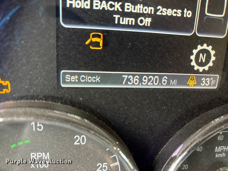 image for item EA7873 2016 Peterbilt 579 semi truck