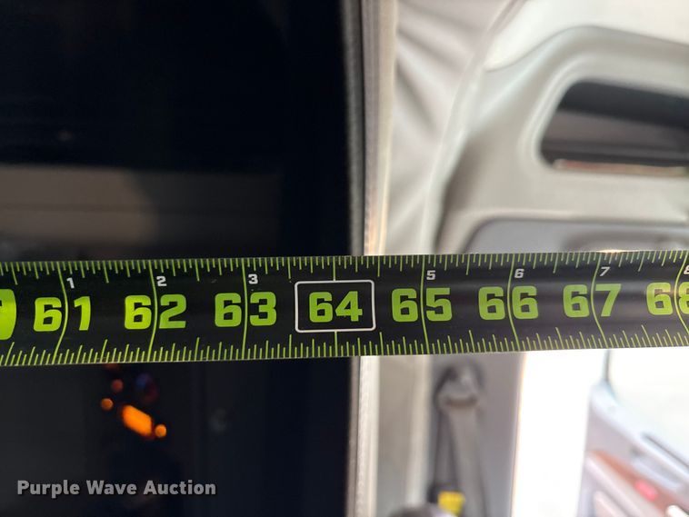 image for item EA7873 2016 Peterbilt 579 semi truck