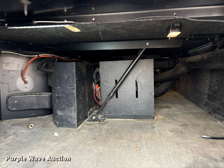 image for item EA7873 2016 Peterbilt 579 semi truck