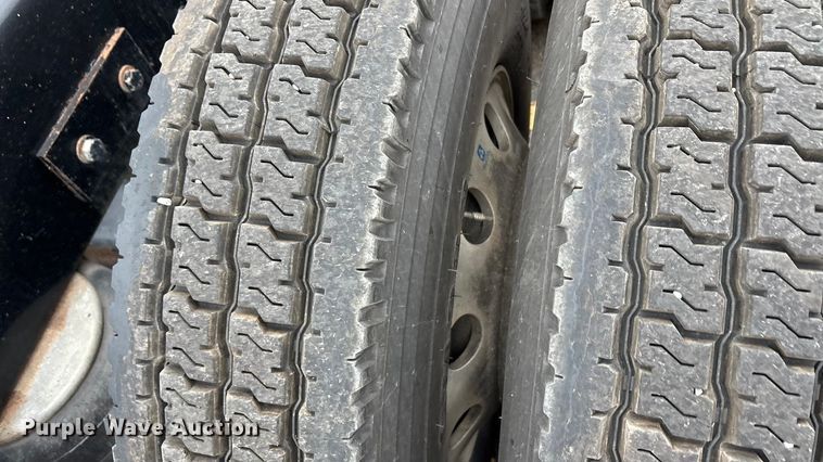 image for item EA7873 2016 Peterbilt 579 semi truck