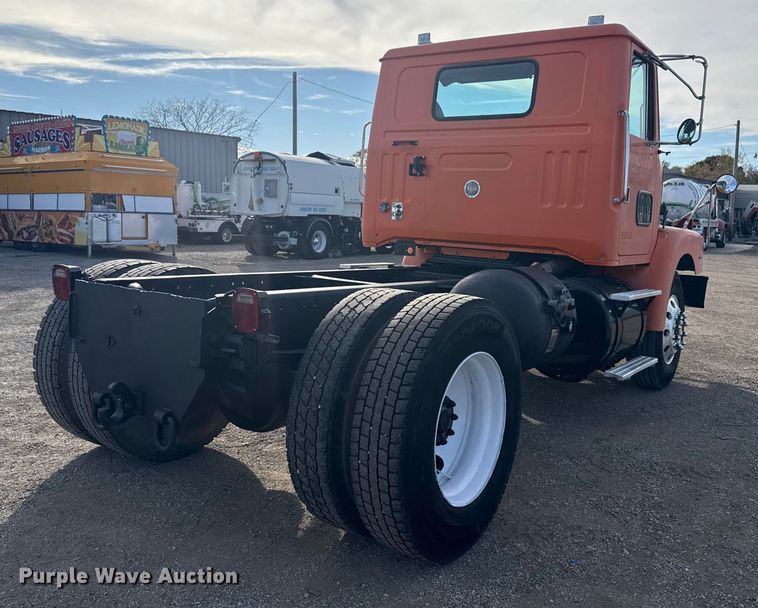 image for item EG1732 1998 Volvo Truck WG truck cab and chassis