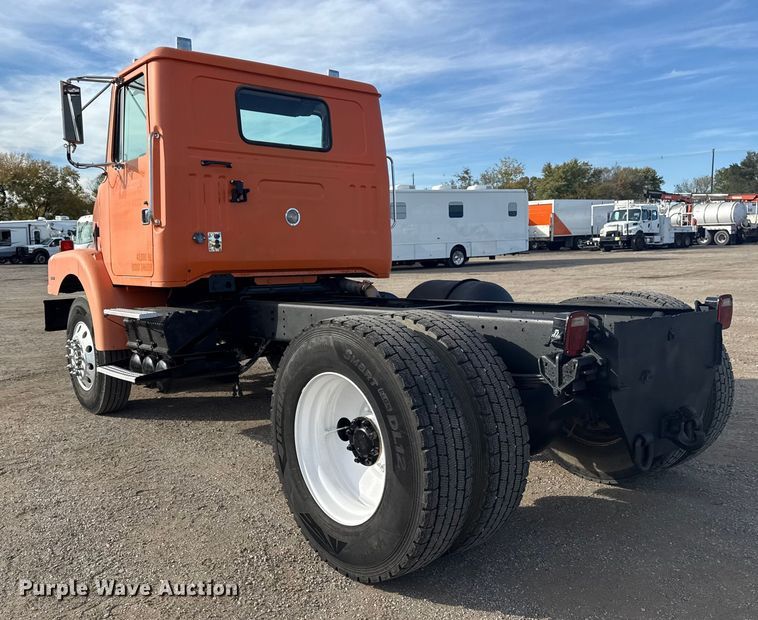 image for item EG1732 1998 Volvo Truck WG truck cab and chassis