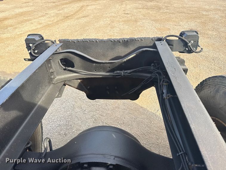 image for item EG1732 1998 Volvo Truck WG truck cab and chassis