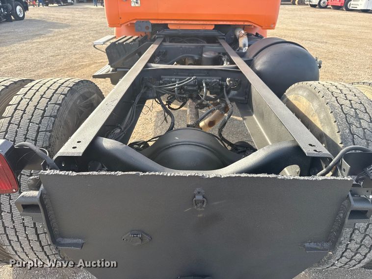 image for item EG1732 1998 Volvo Truck WG truck cab and chassis