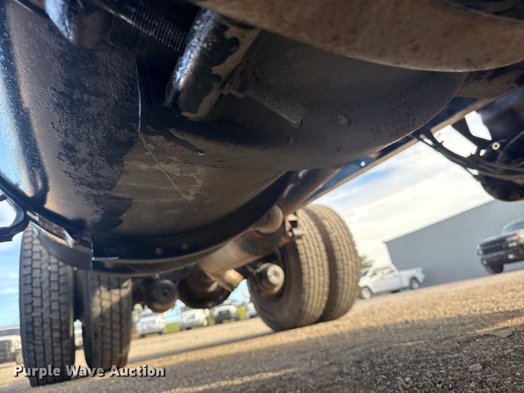 image for item EG1732 1998 Volvo Truck WG truck cab and chassis