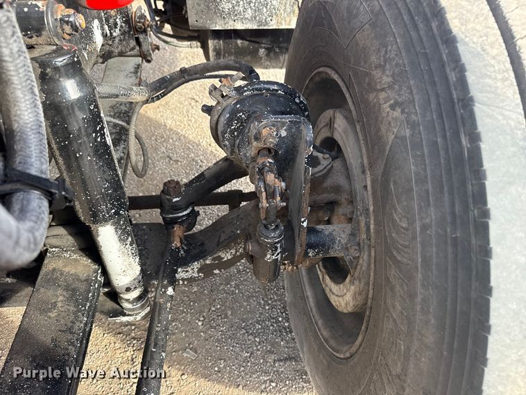 image for item EG1732 1998 Volvo Truck WG truck cab and chassis