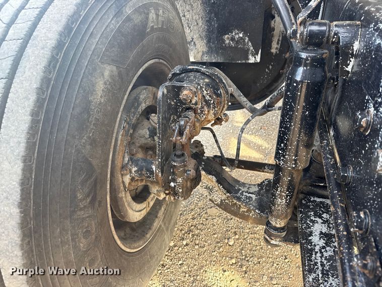 image for item EG1732 1998 Volvo Truck WG truck cab and chassis