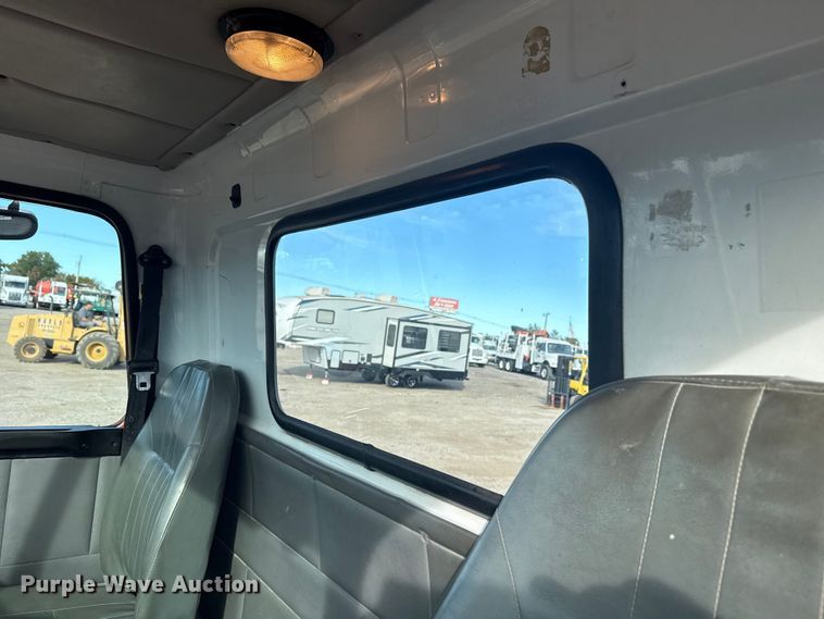 image for item EG1732 1998 Volvo Truck WG truck cab and chassis