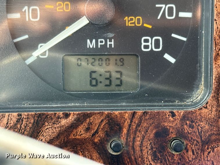 image for item EG1732 1998 Volvo Truck WG truck cab and chassis