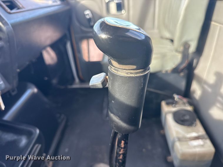 image for item EG1732 1998 Volvo Truck WG truck cab and chassis