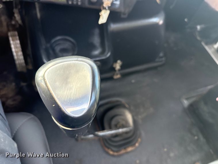 image for item EG1732 1998 Volvo Truck WG truck cab and chassis