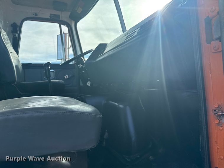 image for item EG1732 1998 Volvo Truck WG truck cab and chassis